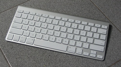 Apple-wireless-keyboard-aluminum-2007